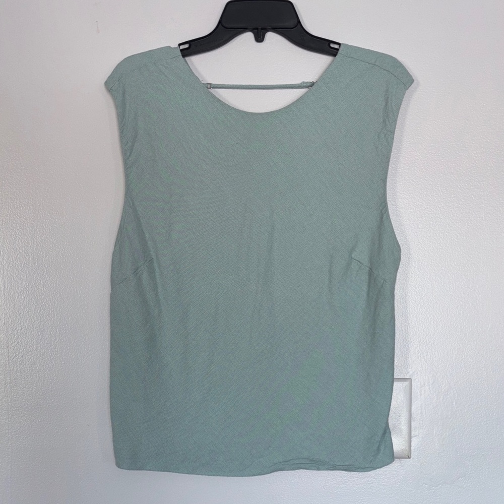 Linen A&F sleeveless drop back top in turquoise